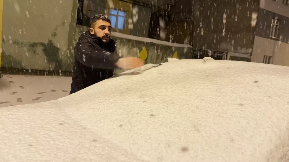 Kars Sarıkamış'ta Kar kalınlığı 15 santimetreyi aştı