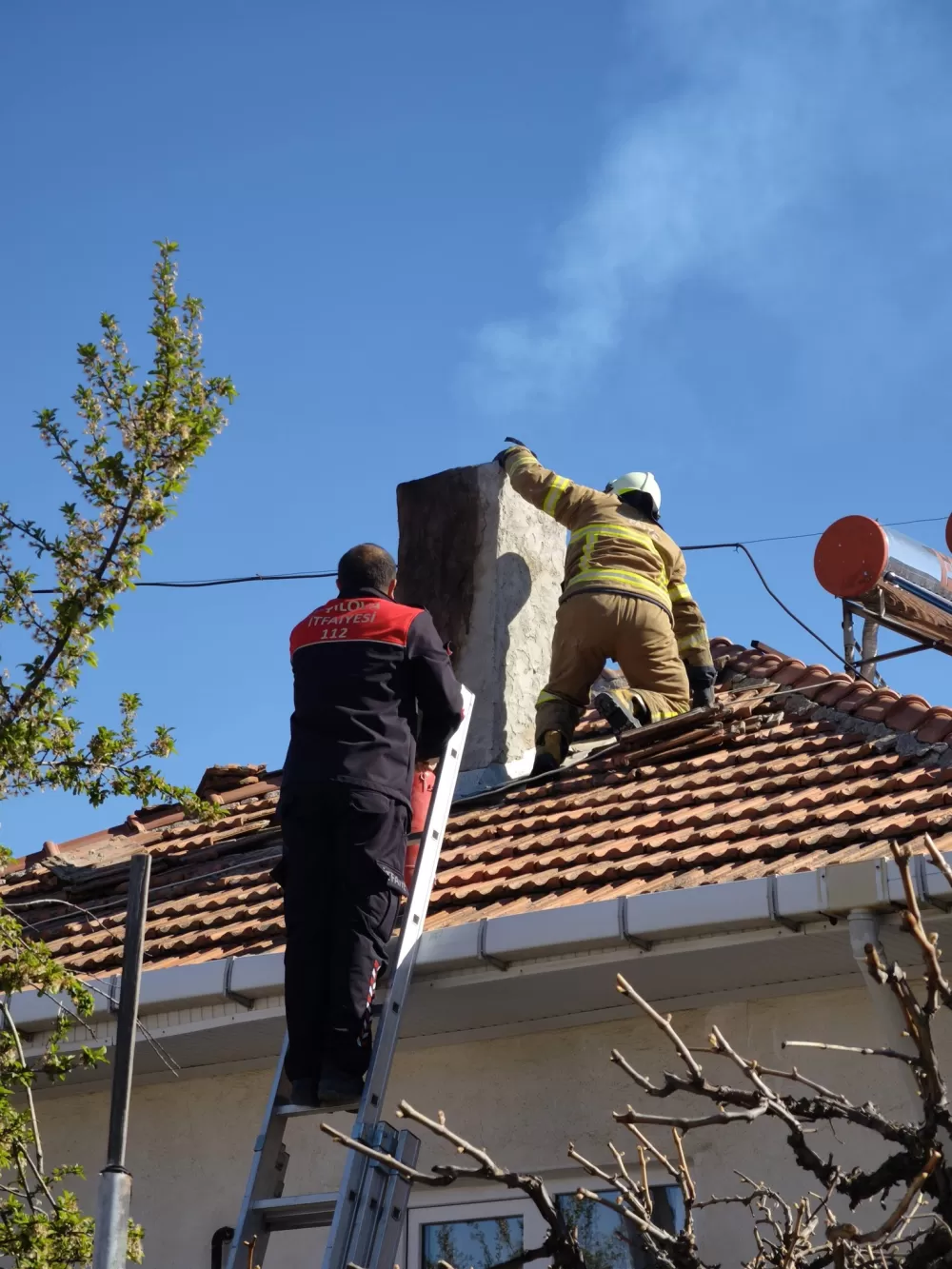 Yeşilova'da Baca Yangını Paniğe Neden Oldu