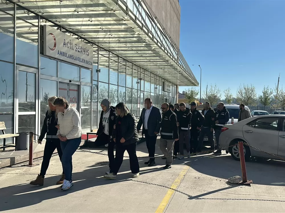 Uşak Eşme Belediye Başkanı Tozan ve 2 belediye personeli tutuklandı