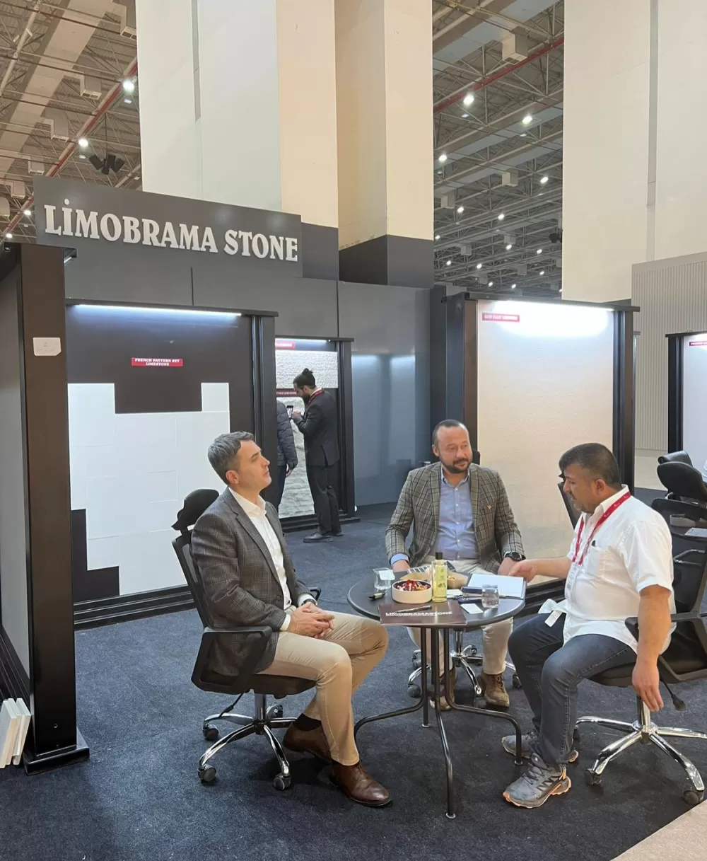Bucak Kaymakamı Kuruca, Marble İzmir’de sektör temsilcileriyle buluştu