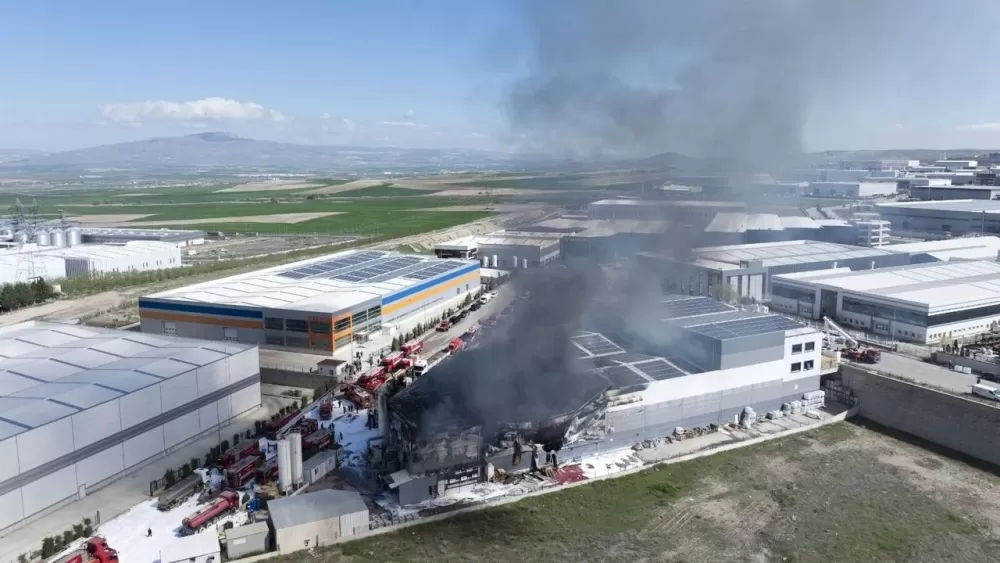 Ankara OSB’de Bucaklı hemşehrimizin boya fabrikasında yangın çıktı