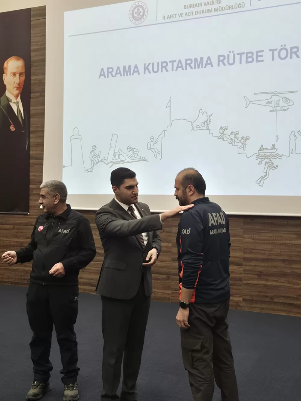 Burdur AFAD personeline yeni rütbe ve bröveleri törenle takdim edildi