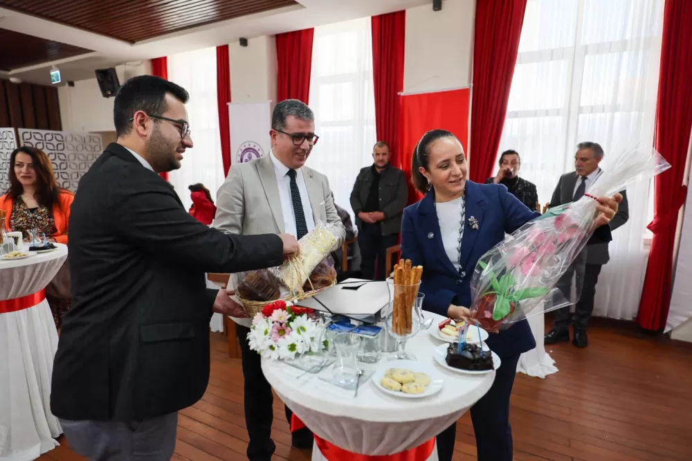 Vali Tülay Baydar Bilgihan Burdur'da geniş katılımlı ziyaretçi kabulü gerçekleştirdi