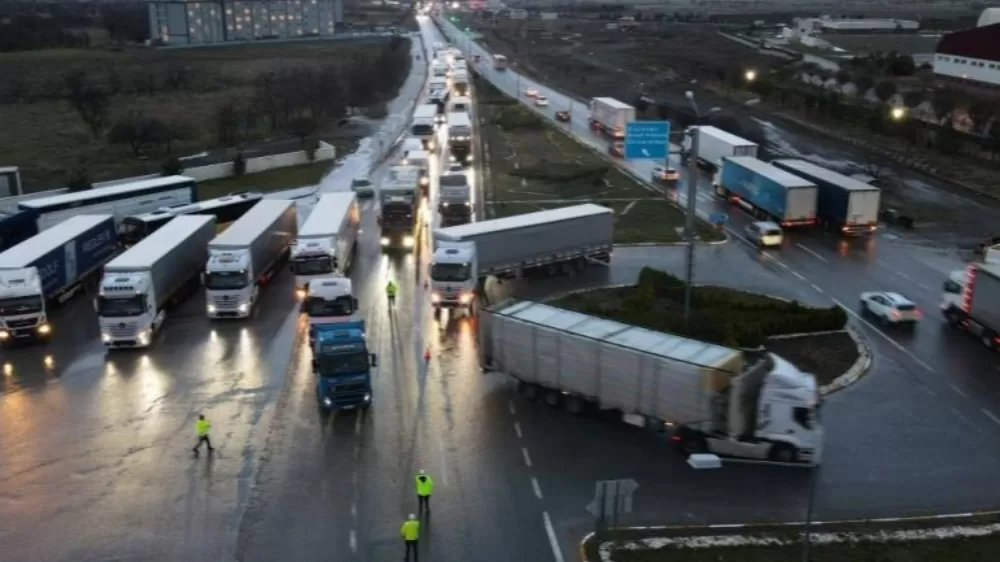 Ahmediye Geçidi’nde Kar Kabusu Trafik Kilitlendi