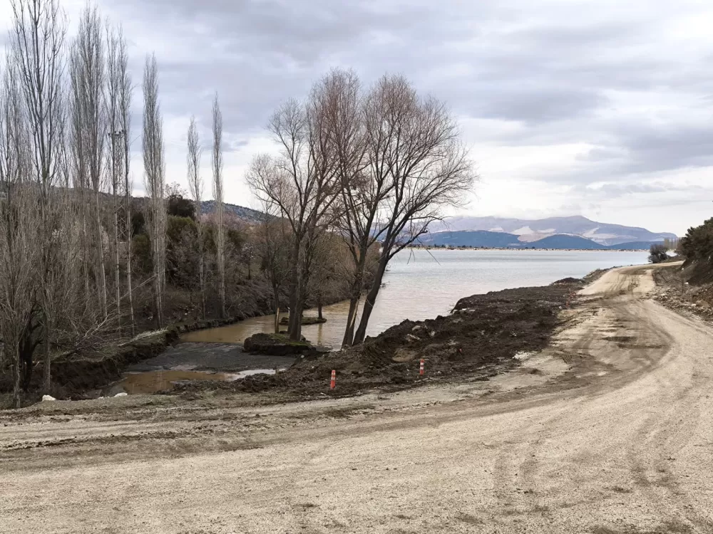 Tefenni Barajı kıyı şeridi yenileniyor Başkan Alagöz'den çevre kirliliği ve güvenlik uyarısı