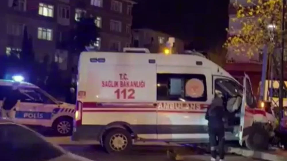 Ankara Sincan’da Ambulans ile Hafif Ticari Araç Çarpıştı 4 Yaralı