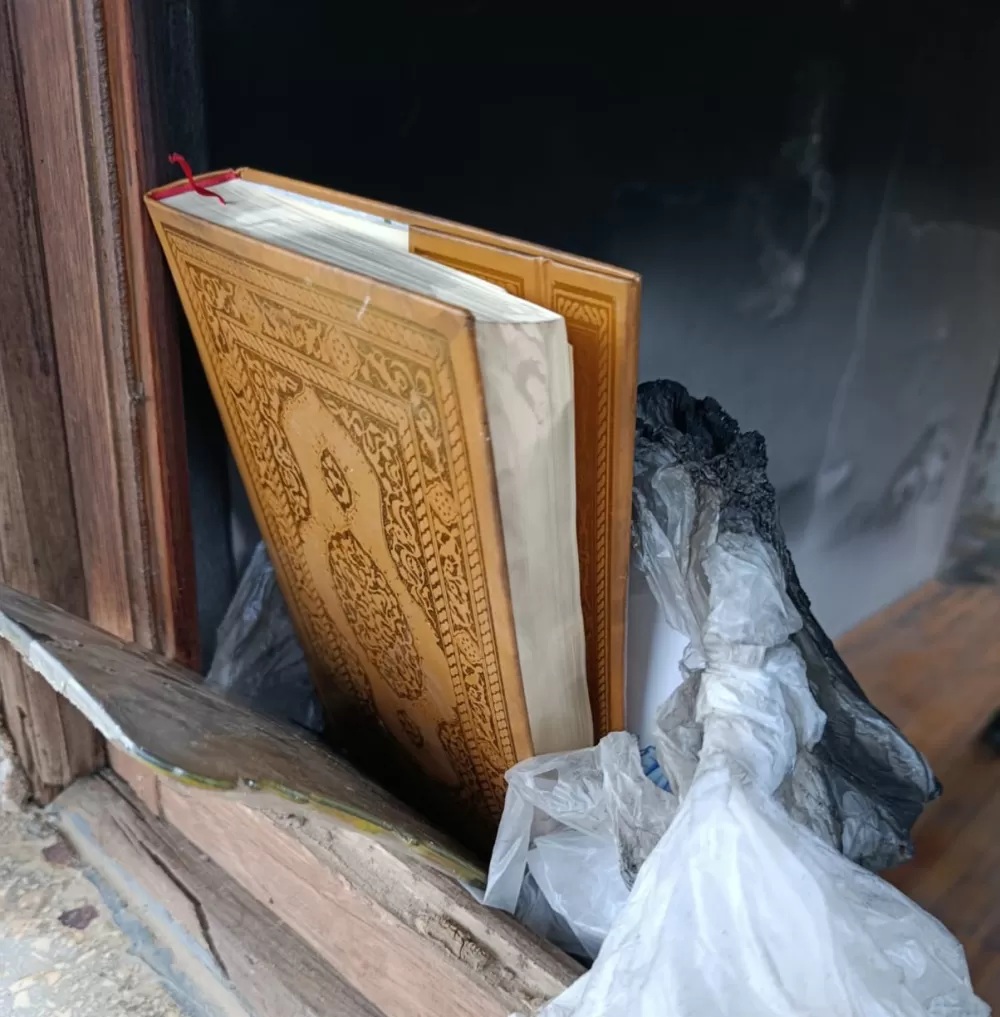 Antalya'da yangında ev kül oldu Kur'an-ı Kerim zarar görmedi