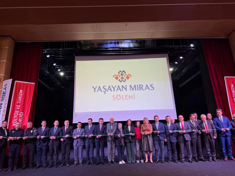 Burdur'da yaşayan miras coşkusu! 50 sanatçı geleneksel kültürü geleceğe taşıyor