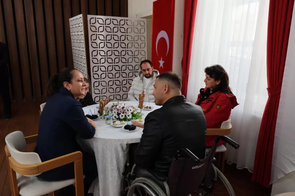 Vali Tülay Baydar Bilgihan Burdur'da geniş katılımlı ziyaretçi kabulü gerçekleştirdi