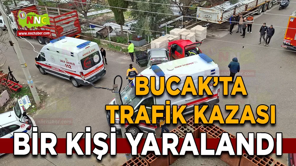 Bucak'ta kavşakta kaza! Otomobiller çarpıştı