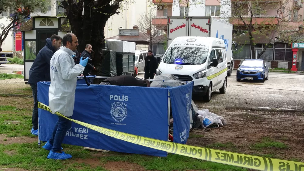 Antalya'da acı haber Parktan geldi çadırda yaşayan adam ölü bulundu