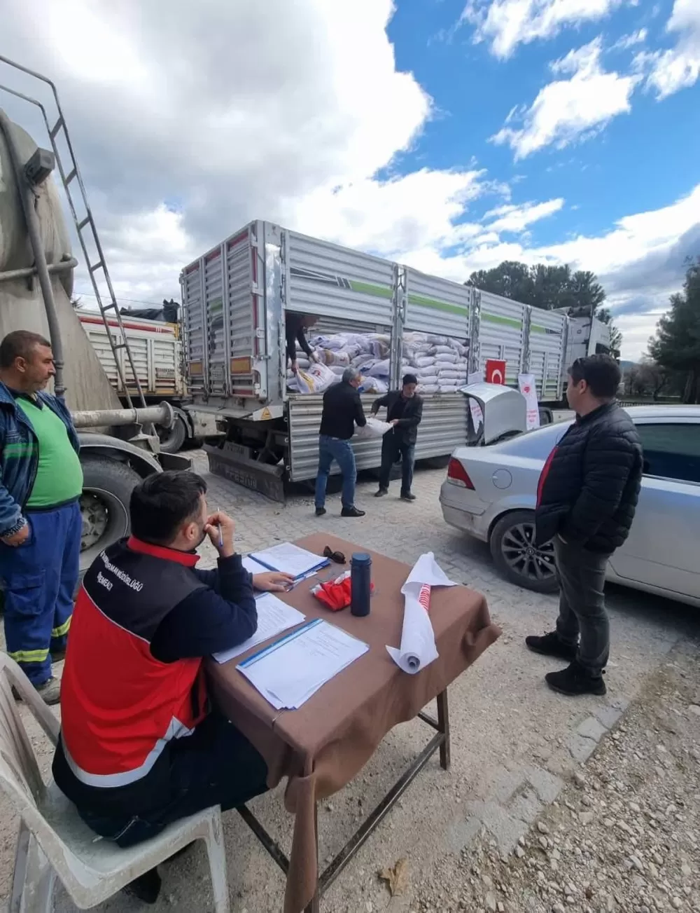 Antalya Korkuteli ve Döşemealtı İlçelerinde Çiftçiye 17 Tonluk Nohut Tohumu Desteği