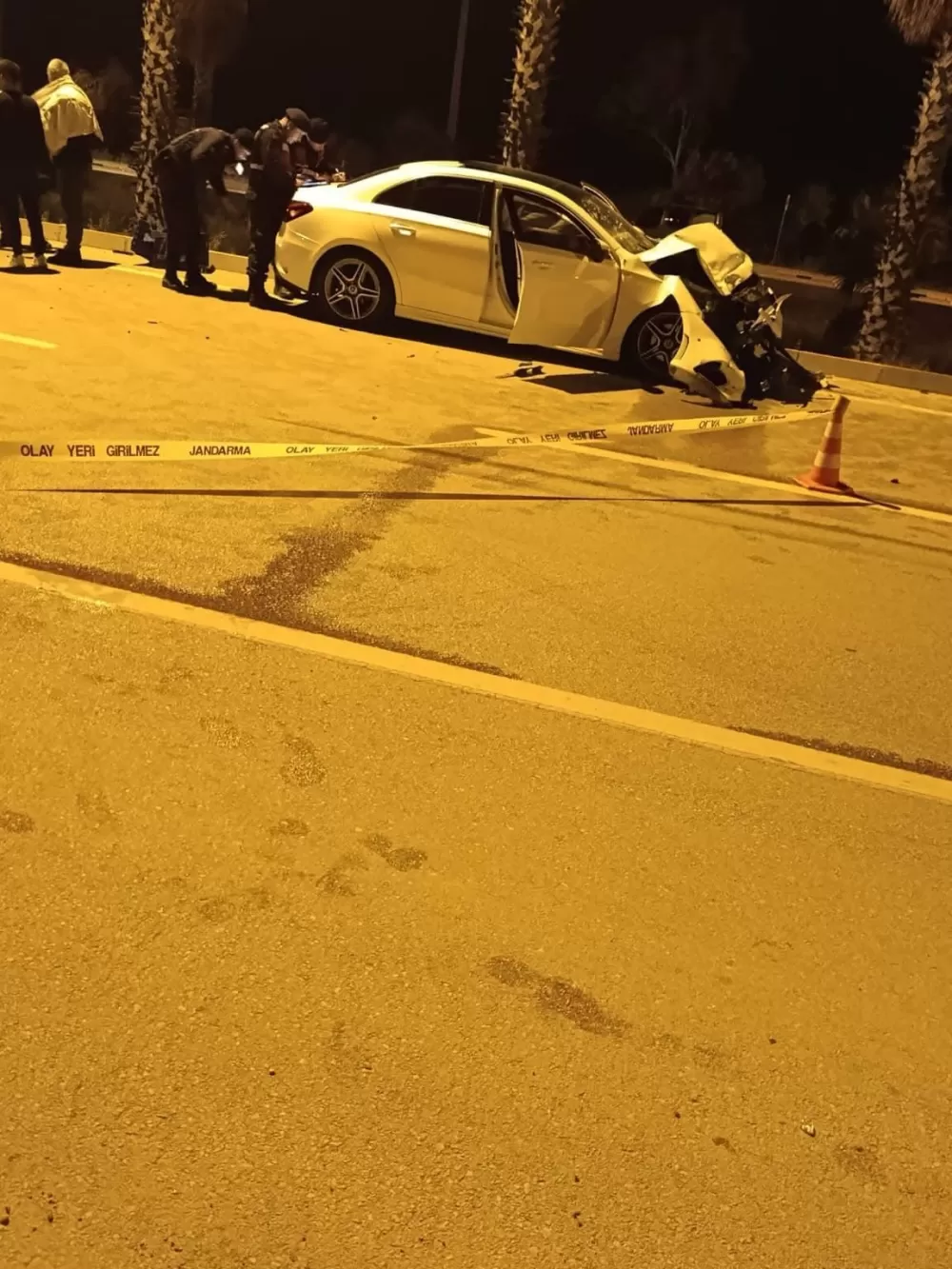 Antalya -Kumluca- Finike Yolunda iki araç çarpıştı 1 kişi hayatını kaybetti