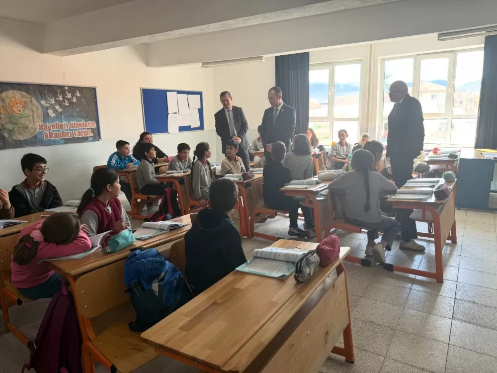 Kaymakam Özgü Özen Bayır Şehit Halil Çelik ortaokulunu ziyaret etti