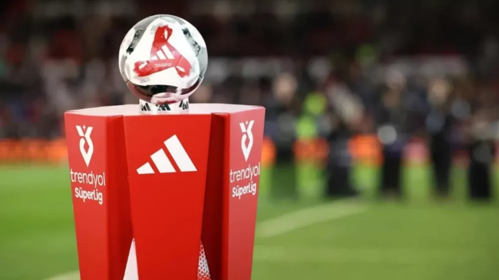 Galatasaray Avantajı Kaptı Zirvede Fark Açıldı