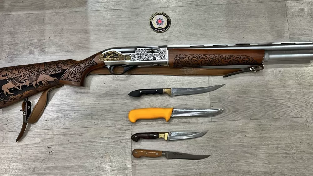 Giysi dahi çalan hırsızlar polisten kaçamadı