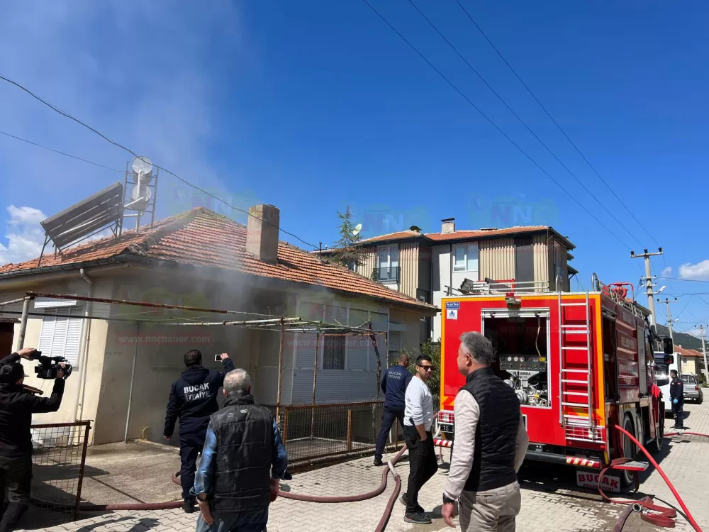 Bucak'ta ev yangını! İtfaiye ekipleri seferber oldu