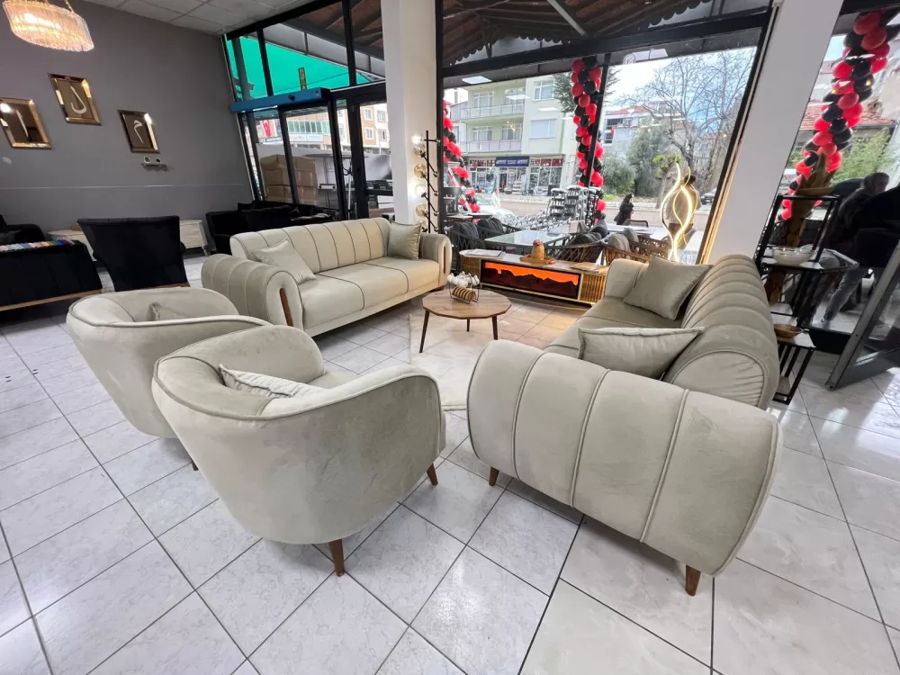 Bucak’ta Modern Mobilya Kapılarını Açtı