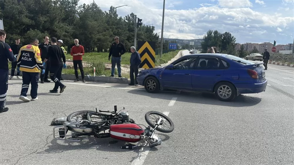 Burdur’da Otomobil ile Motosiklet Çarpıştı