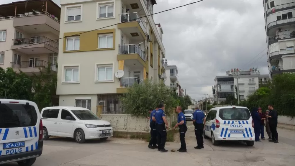 Antalya'da Anahtar Vermeyen Annesine Kurşun Yağdırdı