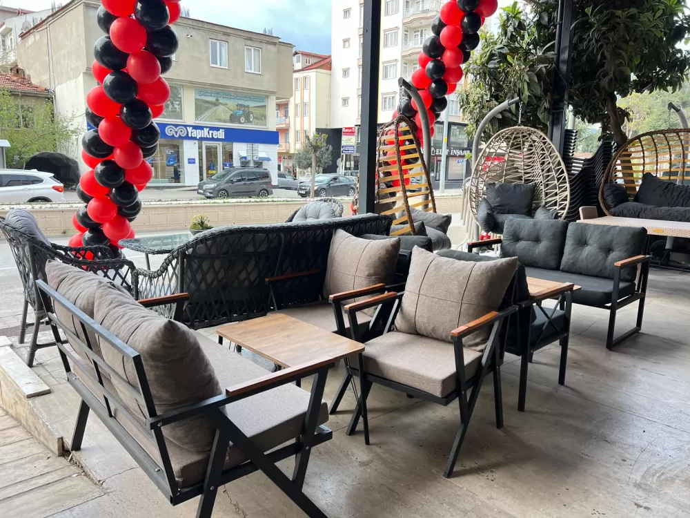 Bucak’ta Modern Mobilya Kapılarını Açtı