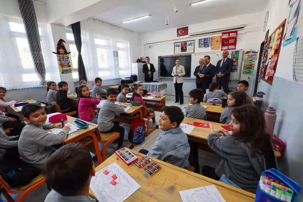 Burdur Valisi Bilgihan Sınıfları Tek Tek Gezdi