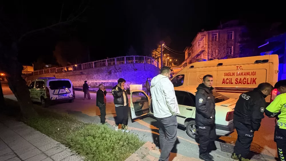 Kastamonu Tosya'da pes dedirten gecenin olayı  Kızını Rahatsız ettiler Baba uyarınca Dövüp Kaçtılar 