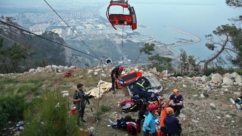  Kepez Belediye Başkanı Mesut Kocagöz'ün de sanık olarak bulunduğu Antalya'daki teleferik kazası davasında karar açıklandı