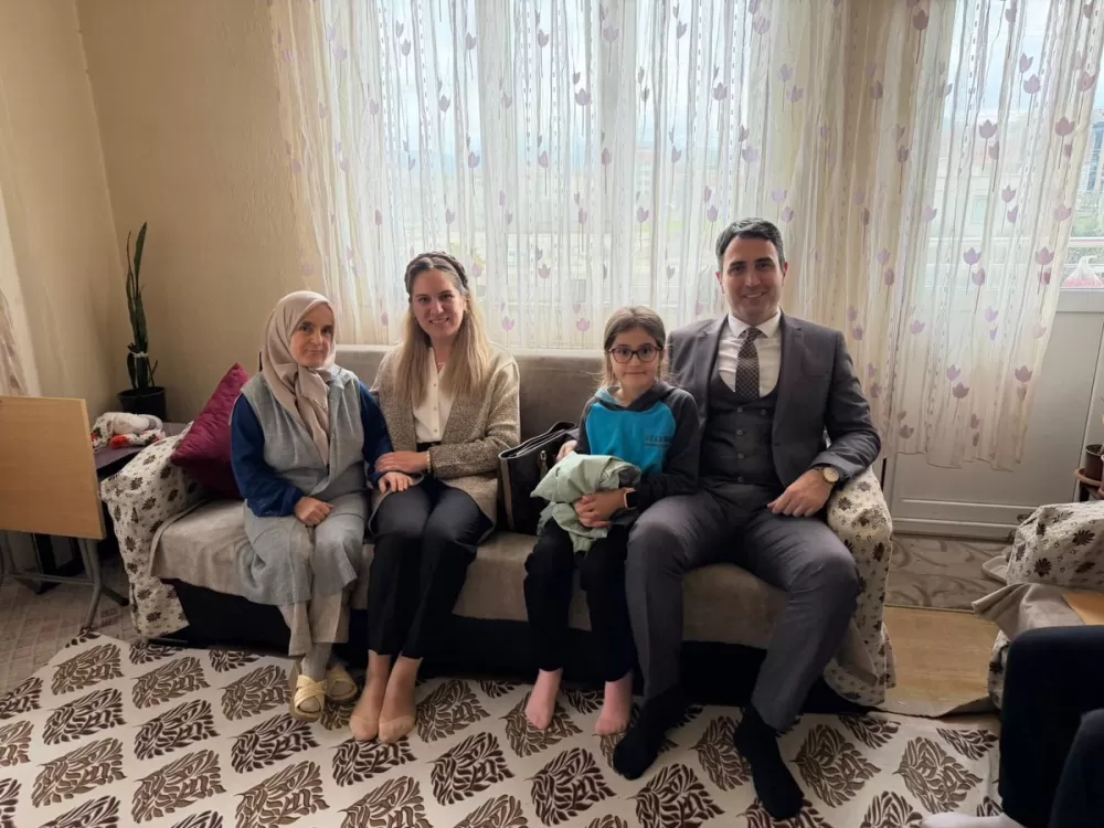 Bucak Kaymakamı Kuruca’dan Çamlıca Mahallesinde ev ziyareti