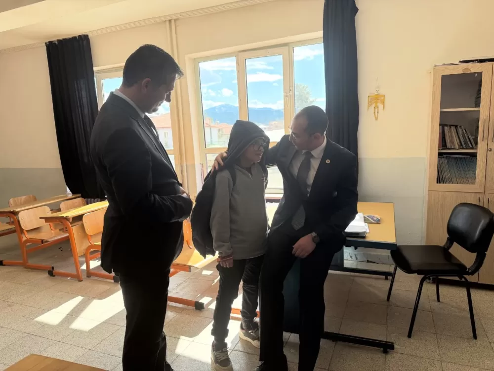 Kaymakam Özgü Özen Bayır Şehit Halil Çelik ortaokulunu ziyaret etti