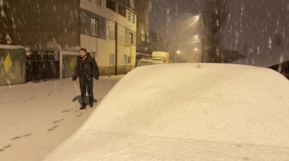 Kars Sarıkamış'ta Kar kalınlığı 15 santimetreyi aştı
