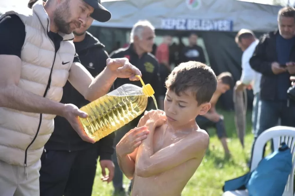 Güreşin Başkenti Antalya Kepez'de 12 yıl sonra  pehlivanlar dualı çayıra çıktı Başpehlivan kim olur ?