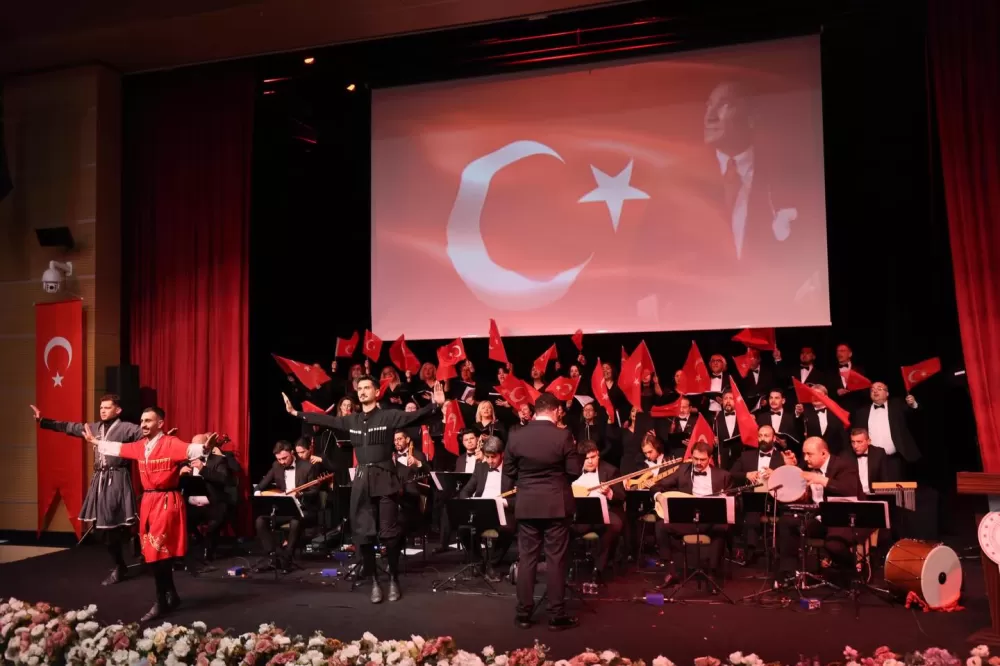 Burdur'da kahramanlık türküleri konseri! Duygu dolu anlar yaşattı