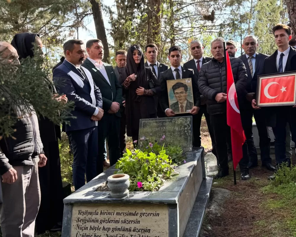 Ülkücü Şehit Ramazan Yeşilyayla unutulmadı! Sene-i devriyesinde kabri başında anıldı