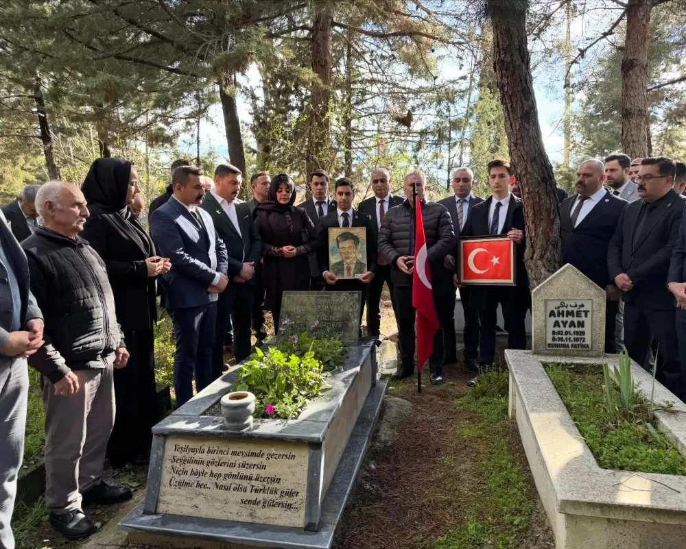 Ülkücü Şehit Ramazan Yeşilyayla unutulmadı! Sene-i devriyesinde kabri başında anıldı