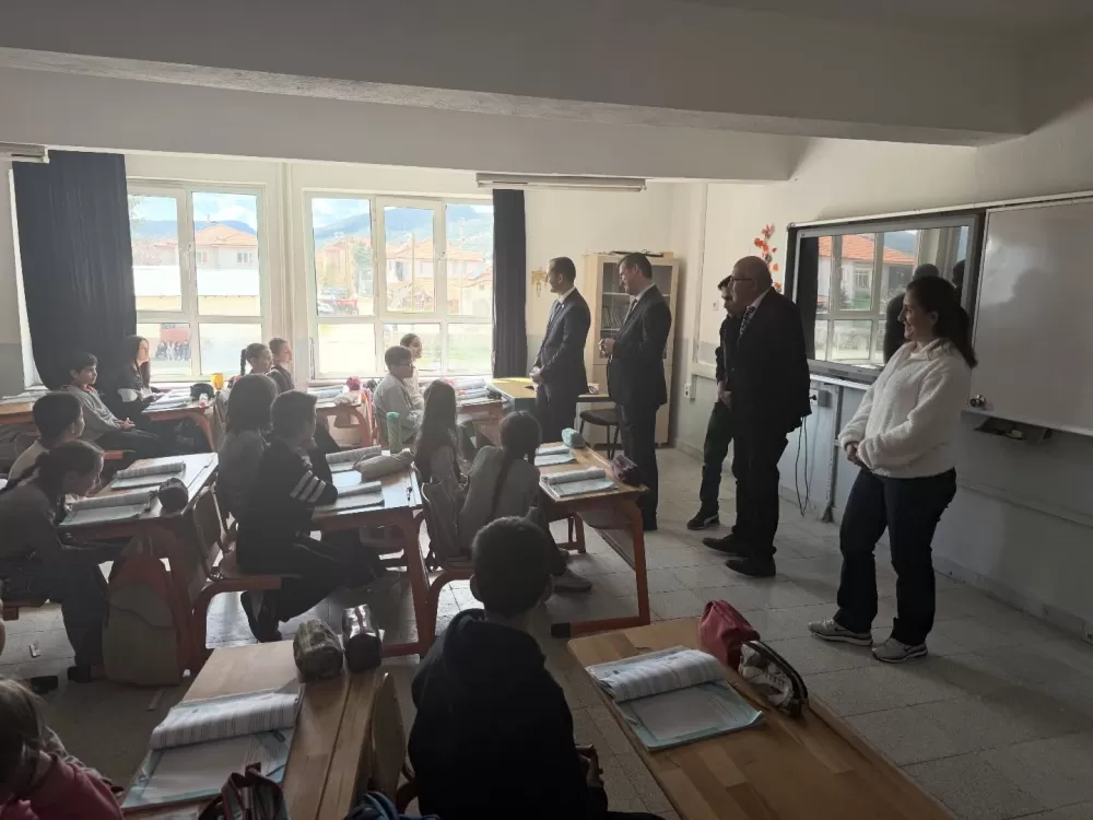 Kaymakam Özgü Özen Bayır Şehit Halil Çelik ortaokulunu ziyaret etti