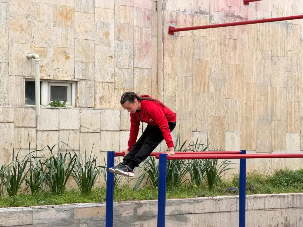 Bucak'ta 23 Nisan coşkusu Defne Şentürk Komutanlık koltuğuna oturdu