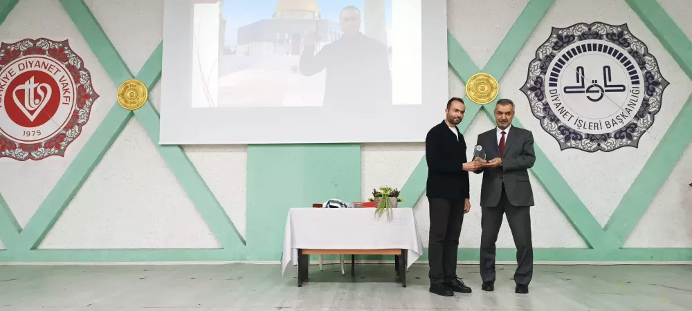 Osman Gündüz Bucak’ta ilahilerle gönülleri mest etti