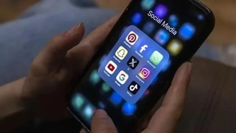 Sosyal Medyada 15 Yaş Altına Yasak Geldi Meclis Yeni Dijital Kanunu Onayladı