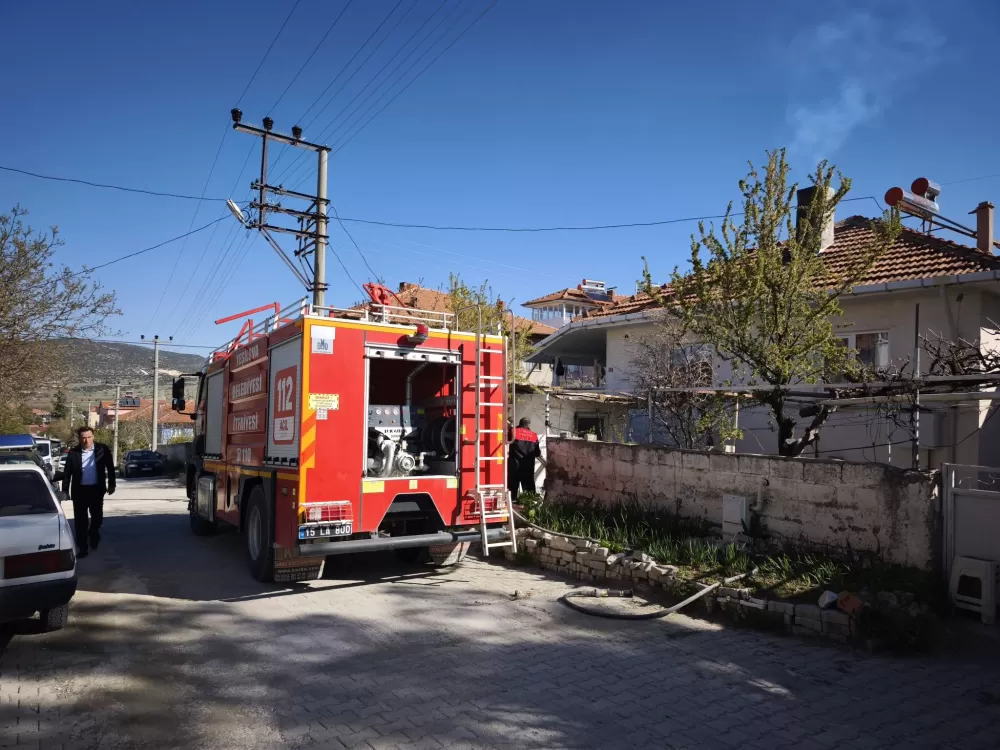 Yeşilova'da Baca Yangını Paniğe Neden Oldu
