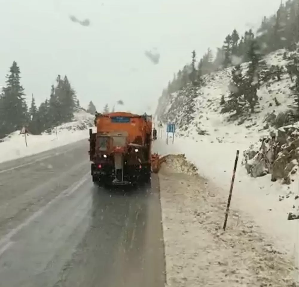 Antalya Konya karayolunda kar yağışı! Alacabel'de ulaşım güçlükle sağlanıyor