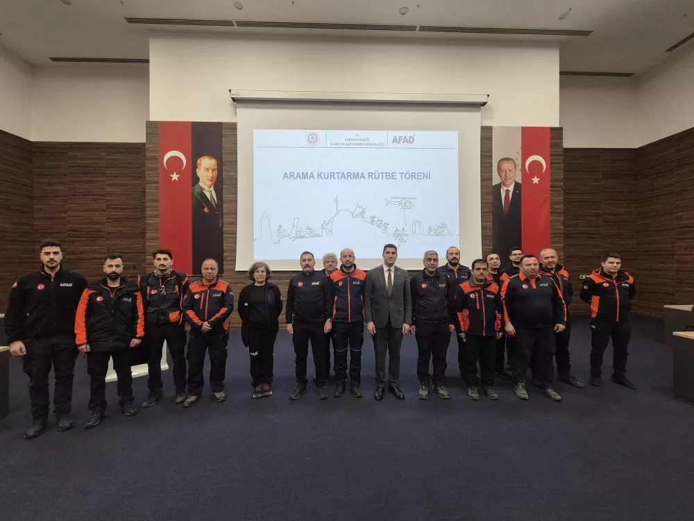 Burdur AFAD personeline yeni rütbe ve bröveleri törenle takdim edildi