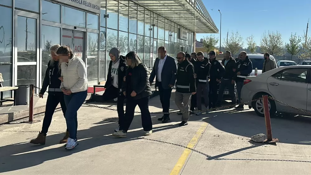Uşak Eşme Belediye Başkanı Tozan ve 2 belediye personeli tutuklandı