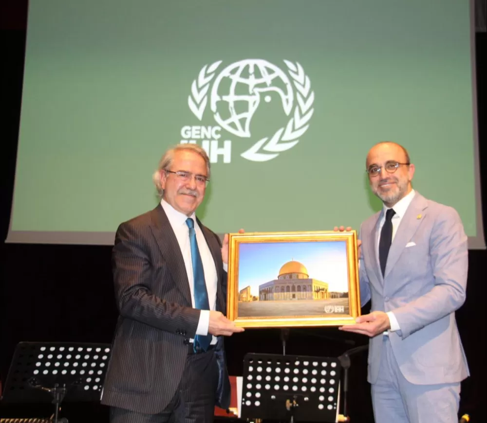 Başkan Özboyacı 15 Yıl Sonra Aynı İsimle Aynı Sahnede