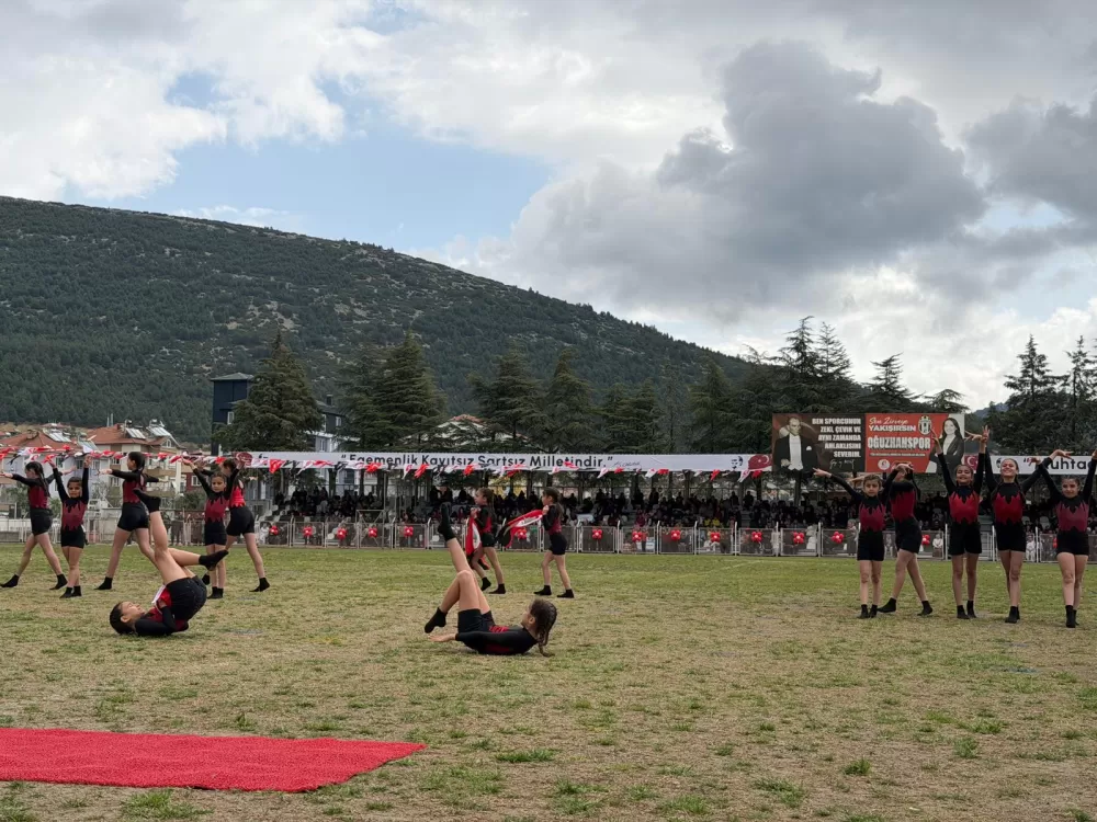 Bucak’ta 23 Nisan coşkusu 106. Yıl dolu dolu kutlandı