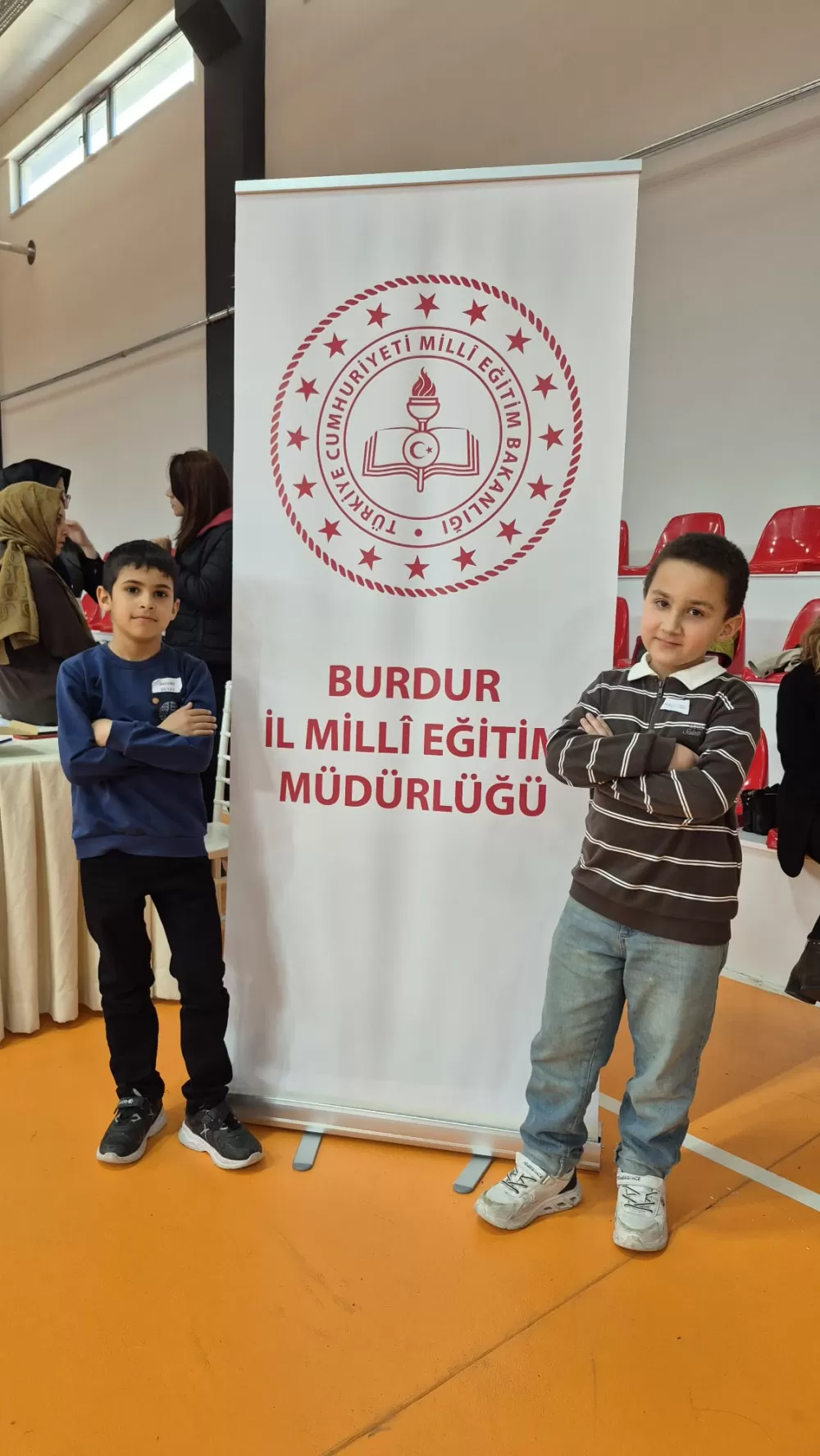 Burdur'da akıl ve zeka oyunları heyecanı! Çeltikçi Yunus Emre İlkokulu'ndan çifte başarı