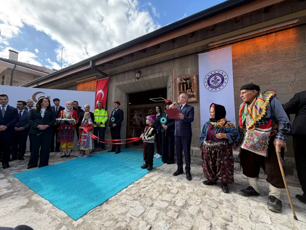 Burdur Tren Garı yeniden hayat buldu Atıl depolar modern sosyal alanlara dönüştürüldü