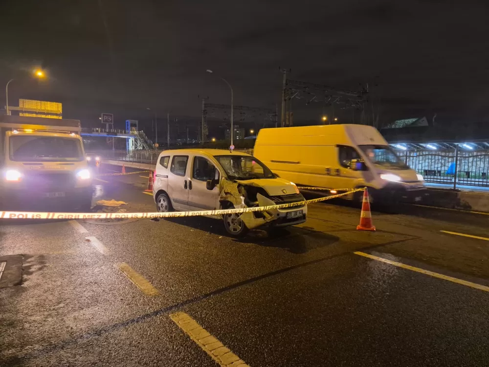 Ankara Çankaya'da Motor İle Otomobilin karıştığı kazada motor sürücüsü ağır yaralandı 