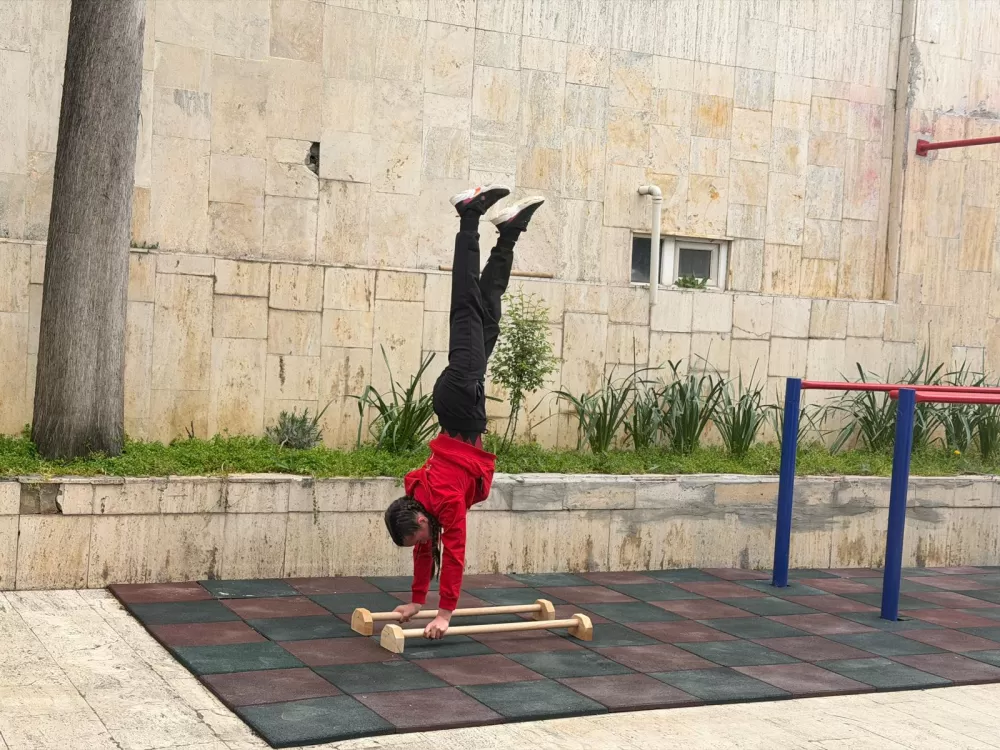 Bucak'ta 23 Nisan coşkusu Defne Şentürk Komutanlık koltuğuna oturdu