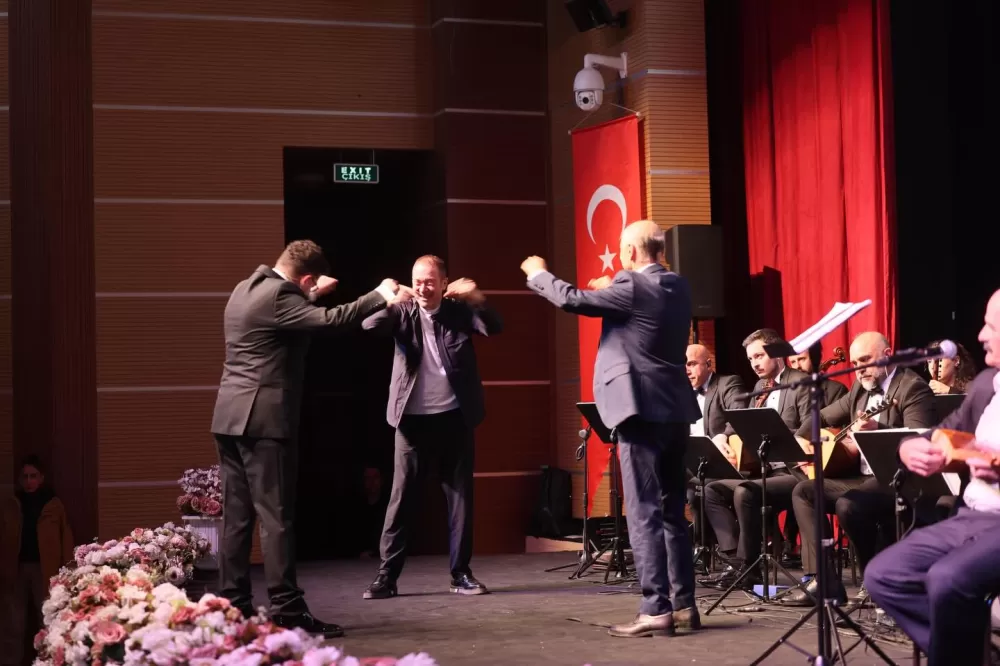 Burdur'da kahramanlık türküleri konseri! Duygu dolu anlar yaşattı